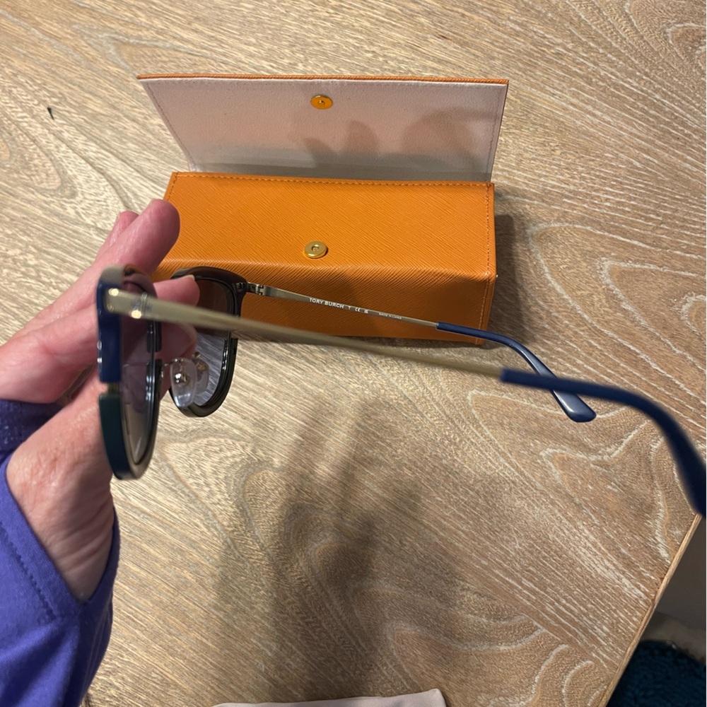 Tory Burch Navy and Teal Sunglasses - Picture 8 of 9